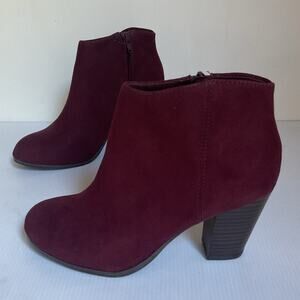 Old Navy Burgundy Suede Ankle Boots Women’s Size 6.5 Fall Style